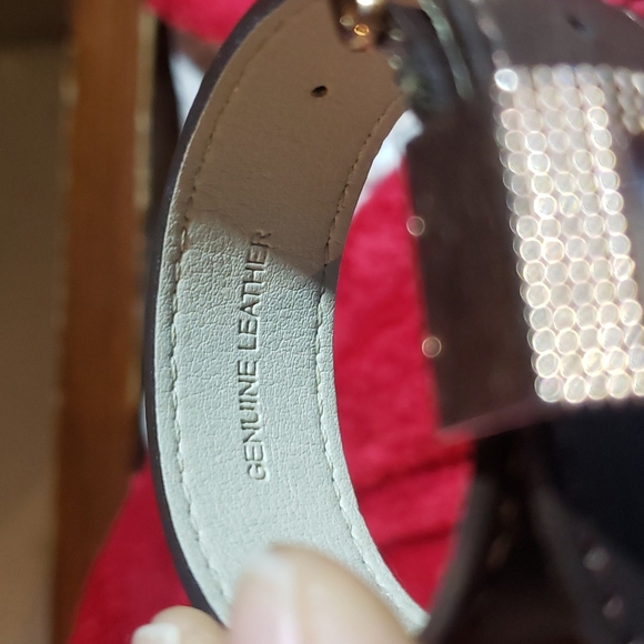 Authentic Bcbgmaxazria rose gold and leather watch - Picture 3 of 5